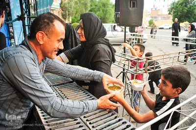 پخت و توزیع 2500 کیلو آش نذری به مناسبت رحلت پیامبر(ص) در اهواز 