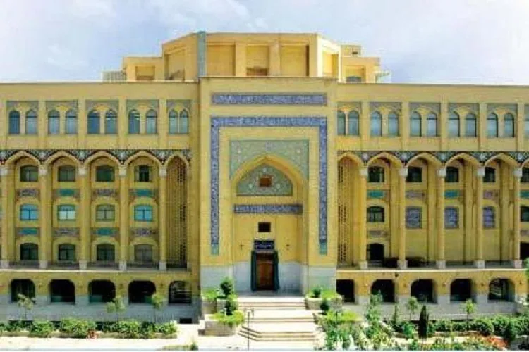 مؤسسه آموزشی امام خمینی(ره) شیراز طلبه می‌پذیرد