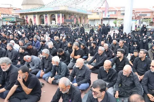 نماز ظهر عاشورا در امامزاده یحیی(ع) ساری
