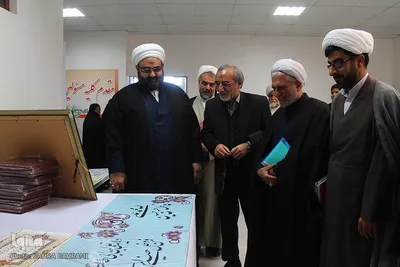 بازدید مسئولان از نمایشگاه جانبی همایش