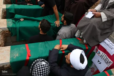 مراسم تشییع پیکر ۱۷ شهید جنگ رمضان در اصفهان