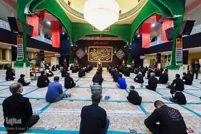تعویض پرچم حسینیه اعظم زنجان‎‎