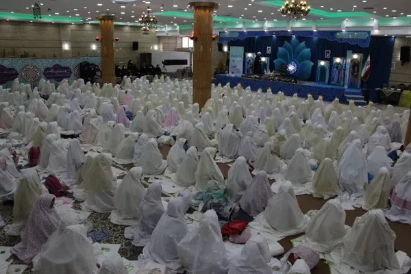 جشن عبادت دختران خمینی‌شهری از سوی دارالقرآن اهل بیت(ع) برگزار شد + عکس