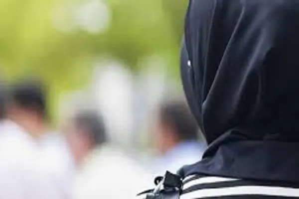 हिजाब पर हमला करने वाला अमेरिकी शिक्षक काम से निलंबित