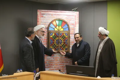 رونمایی از مجموعه مقالات همایش شهید سلیمانی و مکتب انتظار و مقاومت