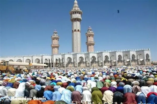 Sénégal : Des tentes climatisées seront installées dans la cour de la grande mosquée de Touba