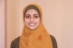 Mémorisatrice du Coran et future doctoresse de Palestine + photo