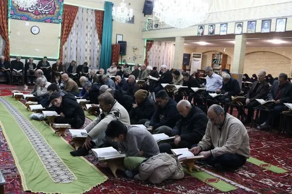 ترتیل‌خوانی قرآن در مسجد امام‌زاده تبریز