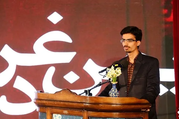 حبیبی: انس با قرآن در شعر امروز کمرنگ است/ کمبود حکمت داریم + صوت