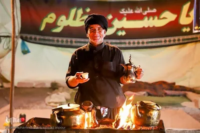 ما خادمان زوار حسين(ع) هستیم