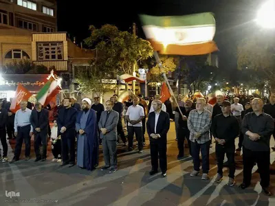 ایستاده در خیابان برای خونخواهی رهبر شهید انقلاب در اهر 