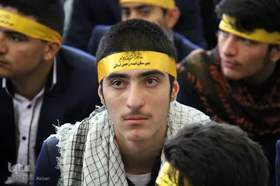 دیدار جمعی از دانش آموزان بسیجی با امام جمعه شهرکرد