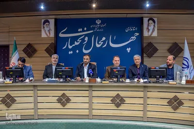 نشست صمیمانه استاندار چهارمحال و بختیاری با اصحاب رسانه