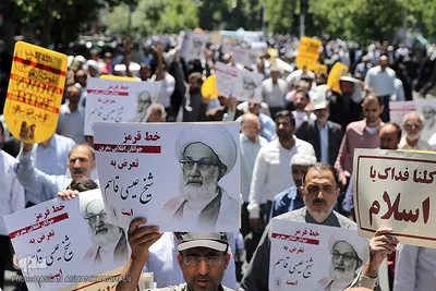 راهپیمایی نمازگزاران تهرانی در حمایت از شیخ عیسی قاسم، رهبر شیعیان بحرین