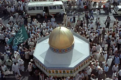 مراسم برائت از مشرکین زائرین ایرانی بیت الله الحرام پیش از شهادت به دست جنایتکاران سعودی در سال ۶۶