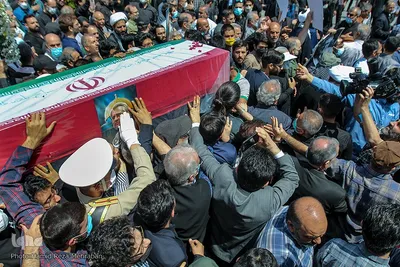 تشییع پیکر هنرمند انقلابی حاج نادر طالب‌زاده