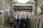 آیین سیاه‌پوشان و تعویض پرچم گنبد حرم حضرت شاهچراغ‌(ع)