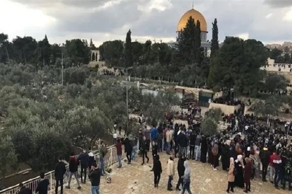 خطيب المسجد الأقصى ينفي إغلاق باب الرحمة