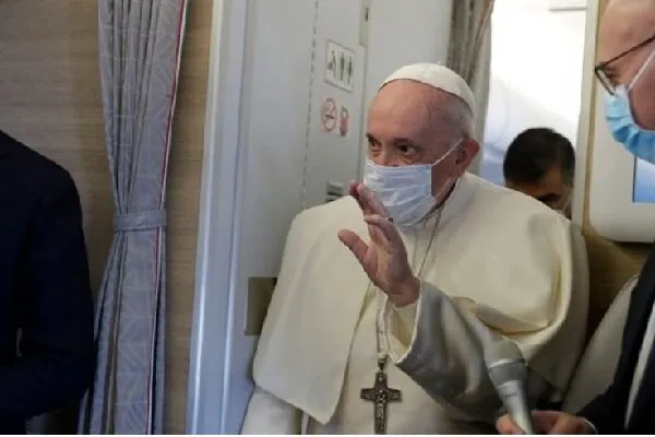 Papa'dan Haşdi Şabi komutanına hediye