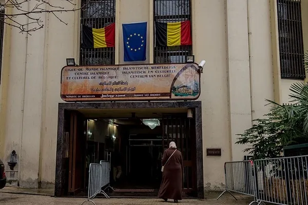 Bélgica: docente suspendido por caricaturas islamófobas