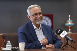 محمد نهاوندیان - سیاستمدار، مدرس دانشگاه و اقتصاددان ایرانی