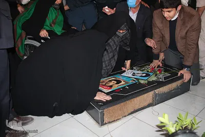 استقبال از مادر شهید «حسین بابایی» در بیرجند