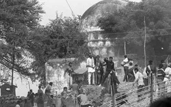 বাবরি মসজিদের জমি হুকুম দখল করতে পারবে সরকার