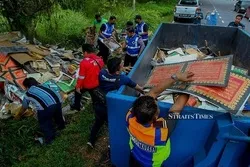 CCTV Footage to Be Examined over Dumping of Decorations with Quran Verses in Malaysia’s Seremban