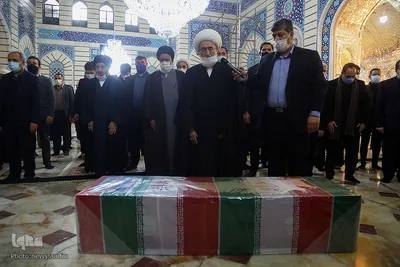 طواف دانشمند شهید فخری‌زاده بر گرد ضریح کریمه اهل بیت(ع)