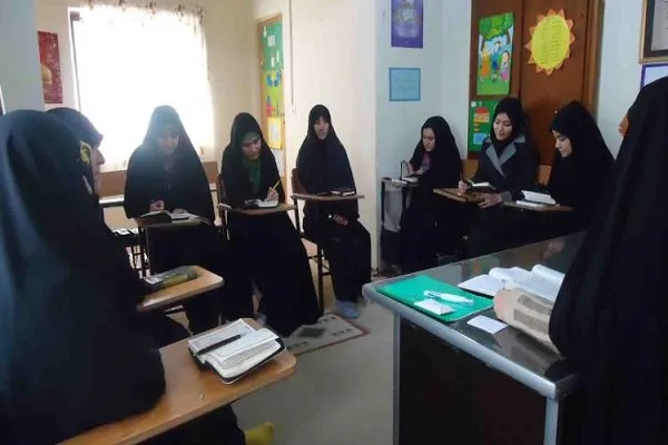 برگزاری کلاس تفسیر قرآن از سوی مؤسسه تسنیم نور ولایت