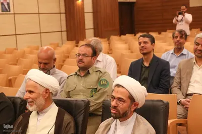 آیین رونمایی از کتاب «برای حق» در یزد‎