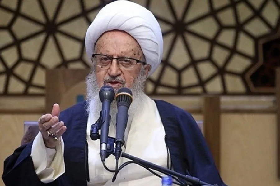 فیلم | انتقاد آیت‌الله مکارم به بخش خبری ۲۰:۳۰