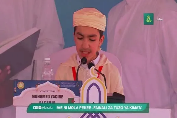Un adolescent algérien remporte la 1ère place des compétitions coraniques tanzaniennes