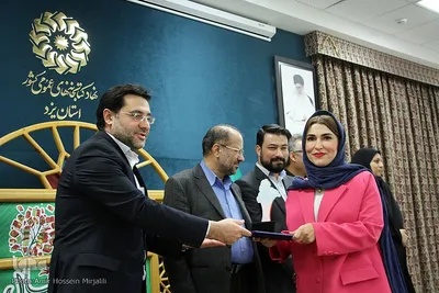 تجلیل از برترین های دومین دو سالانه قصه گویی کتابخانه های عمومی استان یزد