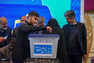 همایش دست اندرکاران انتخابات در حرم شاهچراغ(ع)