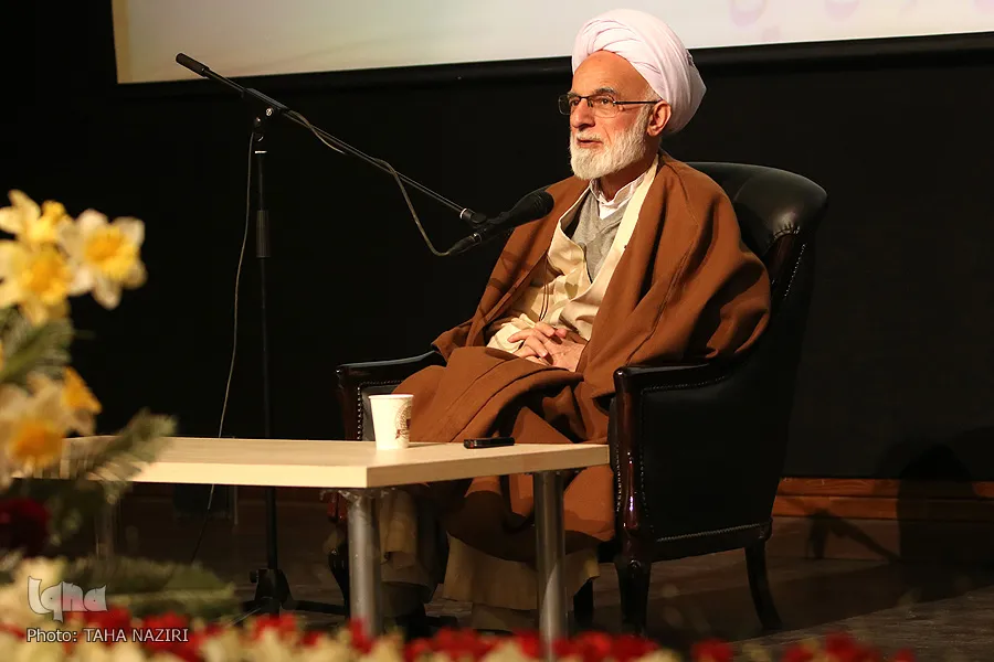 انقلاب اسلامی بر مبنای اعتقادات عمیق الهی شکل گرفته است