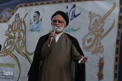 «سلام فرمانده» ۲۰۰۰ کودک شیرازی از حرم آستانه‎‎