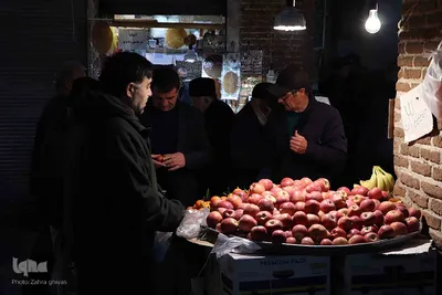 حال و هوای بازار تبریز در آخرین ساعات شروع شب یلدا
