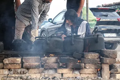 پذیرایی موکب روستایی سنگ‌سفید شازند از زائران حسینی