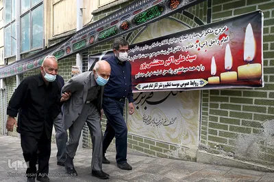 مراسم تشییع پیکر مرحوم حجت الاسلام والمسلمین علی اکبر محتشمی پور در جماران