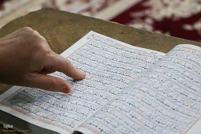 محفل جزءخوانی و تفسیر قرآن در امامزاده محسن اصفهان