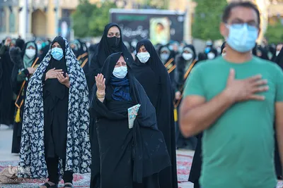 تعویض پرچم حرم مطهر شاهچراغ (ع) به مناسبت شهادت امام جعفر صادق (ع)