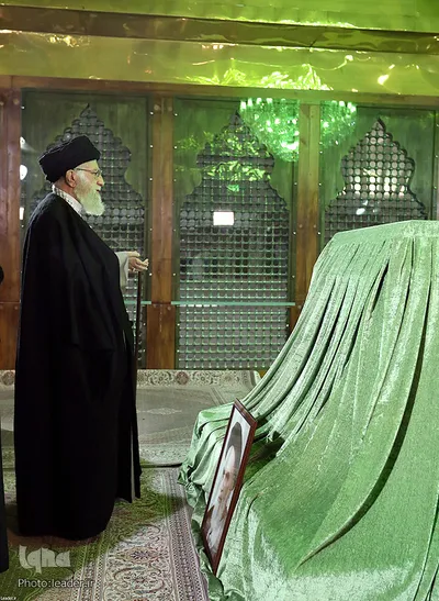 حضور رهبر انقلاب در مرقد مطهر امام خمینی(ره) و گلزار شهدا