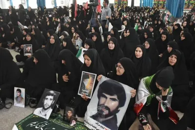 مراسم وداع بانوان لرستانی با رهبر شهید 