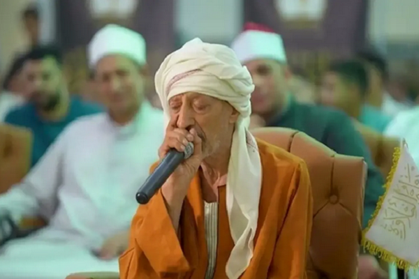 Cheikh Awad Al-Fardi devient le symbole de la passion du Coran 