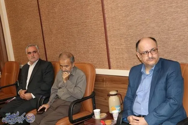 نشست مشترک رئیس دانشگاه مازندران با اعضای دفتر حفظ آثار و نشر ارزش‌های دفاع مقدس شهرستان بابلس