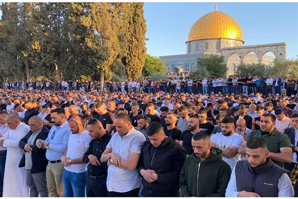 40 000 fidèles palestiniens ont effectué la prière du vendredi à la mosquée Al-Aqsa