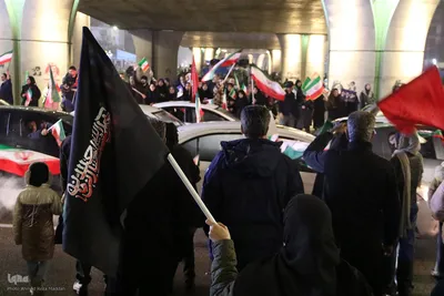 شیراز ایستاده در پای کار انقلاب اسلامی