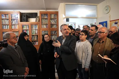 کتابگردی احمد مسجد جامعی