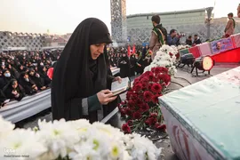 بدرقه شهدای مدافع حرم در میدان امام حسین(ع)